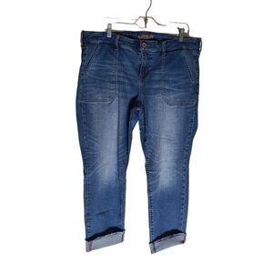 Torrid Feel the Fit mid rise patch pocket crop boyfriend jean. Size 18
